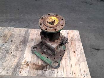 John Deere 6200 RIGHT Rear Axle