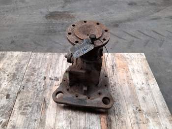 John Deere 6200 LEFT Rear Axle