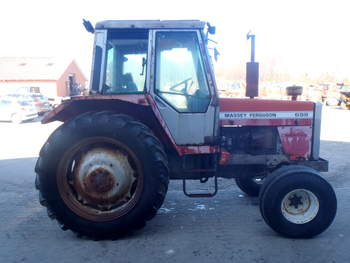 salg af Massey Ferguson 698 traktor