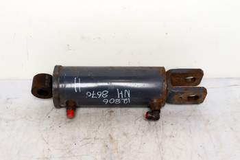 salg af New Holland 8670 RIGHT Lift Cylinder