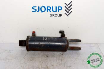 New Holland 8670 RIGHT Lift Cylinder