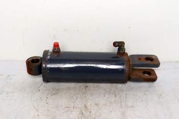 salg af New Holland 8670 LEFT Lift Cylinder