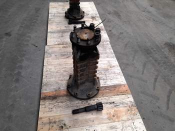 salg af John Deere 5400 RIGHT Rear Axle