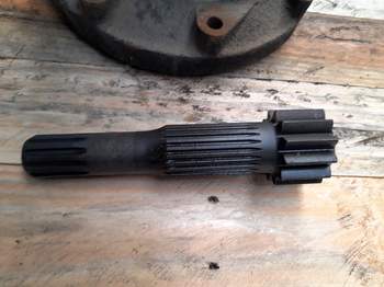 salg af John Deere 5400 RIGHT Rear Half Axle