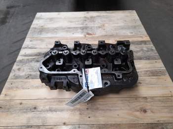 salg af John Deere 5400  Cylinder Head