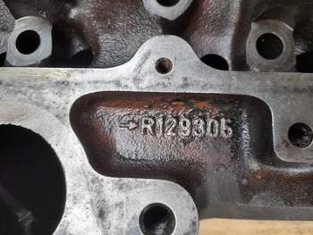 salg af John Deere 5400  Cylinder Head