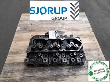 John Deere 5400  Cylinder Head