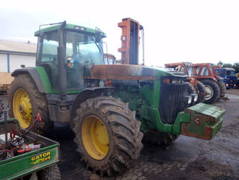 salg af John Deere 8200 traktor