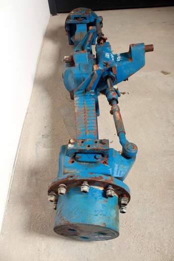 salg af Ford 8830  Front Axle