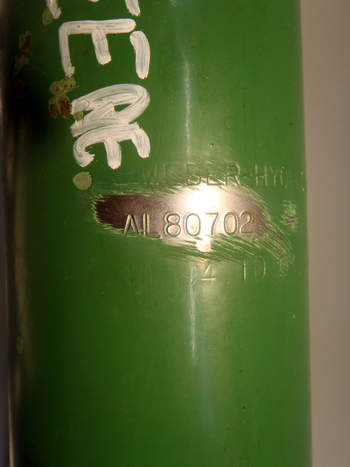 salg af John Deere 6100 LEFT Lift Cylinder