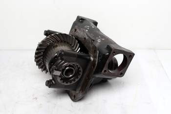 salg af John Deere 5400  Front axle differential