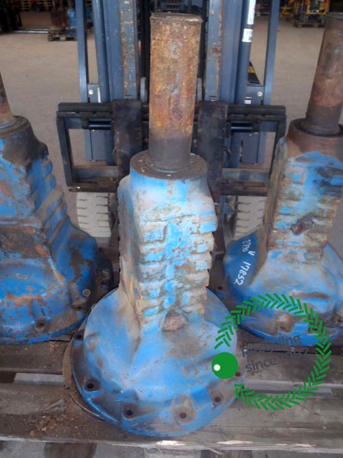 salg af Ford 8730 RIGHT Rear Half Axle
