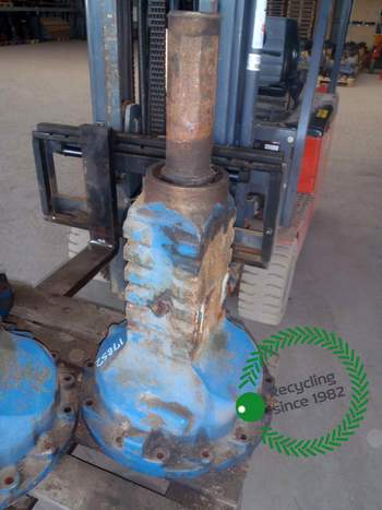 salg af Ford 8730 LEFT Rear Half Axle
