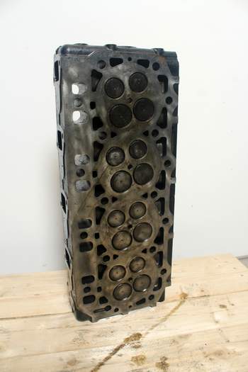 salg af Komatsu WB97 S  Cylinder head