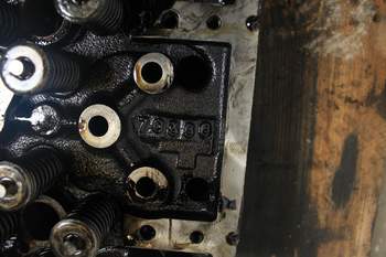 salg af Massey Ferguson 8480  Cylinder Head