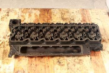 salg af New Holland TS135A  Cylinder Head