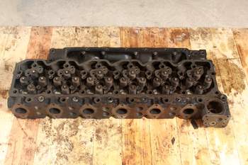 salg af New Holland TS135A  Cylinder Head