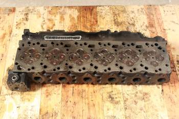 salg af New Holland TS135A  Cylinder Head