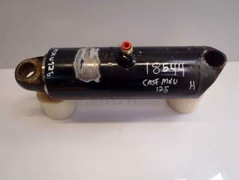 salg af Case MXU125 RIGHT Lift Cylinder