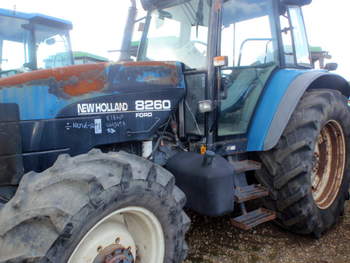 salg af New Holland 8260 traktor