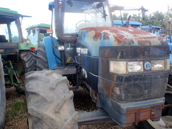 salg af New Holland 8260 traktor