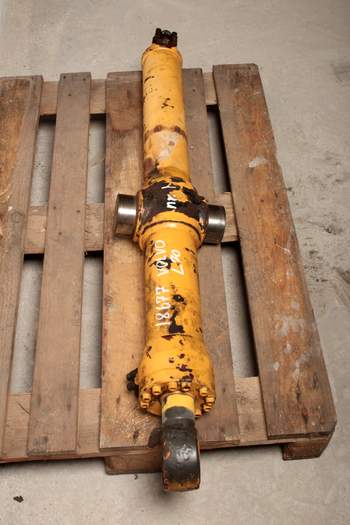 salg af Styrecylinder Volvo L70