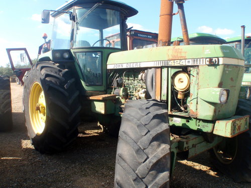 salg af John Deere 4240 S traktor