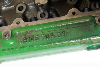 salg af John Deere 7600  Cylinder Head