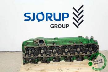 John Deere 7600  Cylinder Head