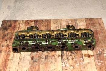 salg af John Deere 3040  Cylinder Head