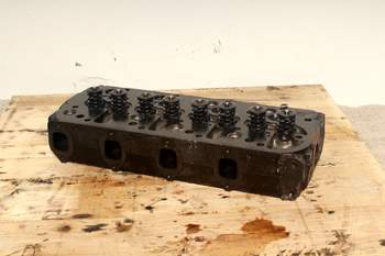 salg af New Holland LM410  Cylinder head