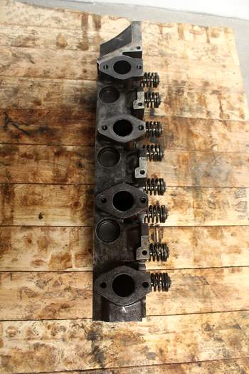 salg af Volvo L45 B  Cylinder head