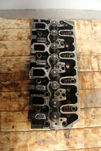 salg af Volvo L45 B  Cylinder head