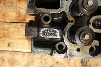 salg af Volvo L45 B  Cylinder head