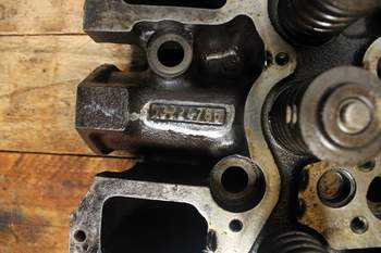 salg af Volvo L45 B  Cylinder head