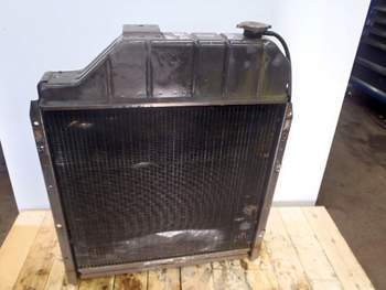 salg af Massey Ferguson 3095  Water Radiator