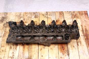 salg af Case 5140  Cylinder Head