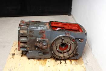 salg af New Holland 8560  Rear Transmission