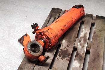 salg af Doosan Daewoo DL250  Hydraulic Cylinder