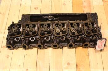 salg af McCormick MTX135  Cylinder Head