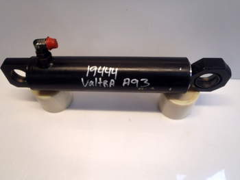 salg af Valtra A93 LEFT Lift Cylinder