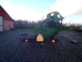 salg af John Deere 630 R Skærebord