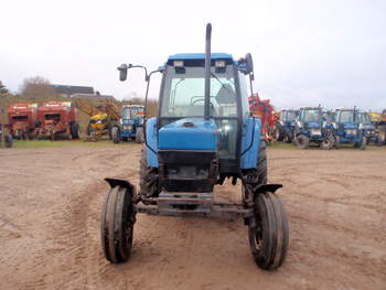 salg af New Holland 6640 tractor