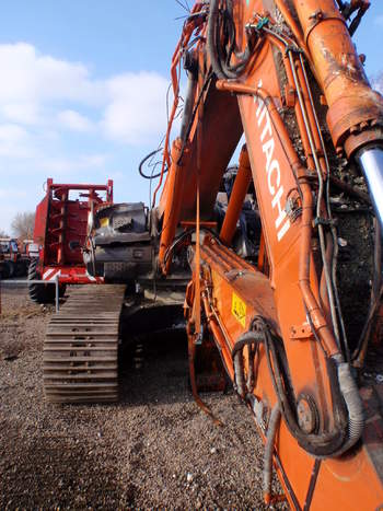 salg af Hitachi ZX350LC-3 Gravemaskine