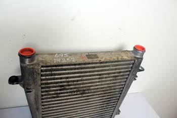 salg af Intercooler Case 695 