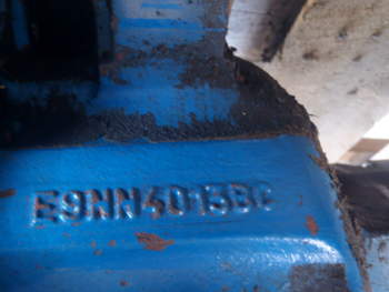 salg af Ford 7840 LEFT Rear Half Axle