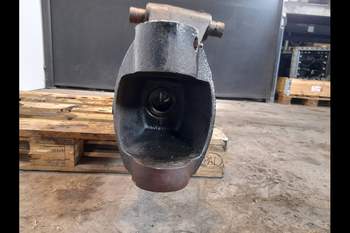 salg af Vorderachsgehäuse Massey Ferguson 8480 