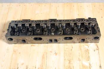 salg af Massey Ferguson 4270  Cylinder Head