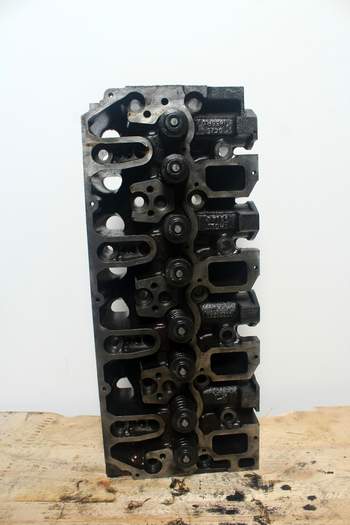 salg af Volvo L45 D  Cylinder head