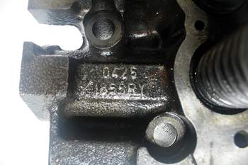 salg af Volvo L45 D  Cylinder head